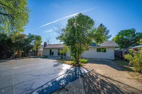 Exterior - 1953 Cameo Ct, Redding, CA 96002 photo 9 of 14