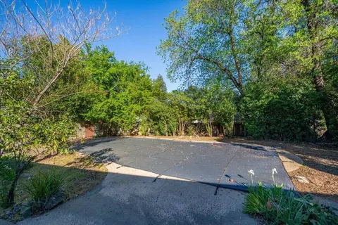 Exterior - 1953 Cameo Ct, Redding, CA 96002 photo 13 of 14