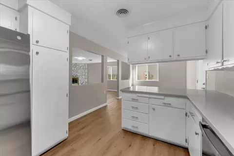 Kitchen - 1953 Cameo Ct, Redding, CA 96002 photo 4 of 4