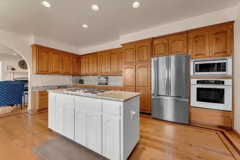 Kitchen - 416 Arbor Pl, Redding, CA 96001 photo 3 of 3