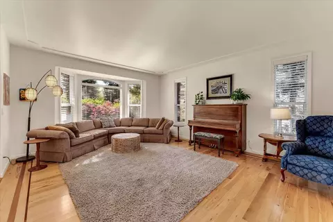 Living - 416 Arbor Pl, Redding, CA 96001 photo 1 of 2