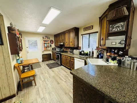 Kitchen - 7556 Red Eagle, Shingletown, CA 96088 photo 4 of 4