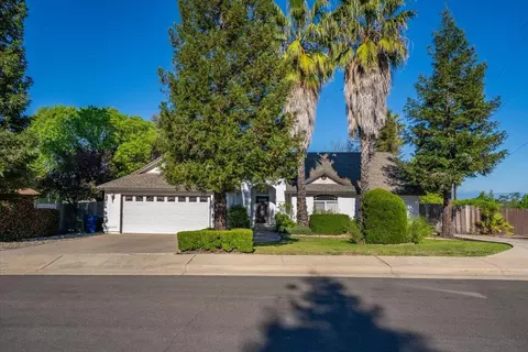 1119 River Ridge Dr, Redding, CA 96003