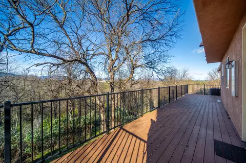Exterior - 5513 Diamond Ridge Dr, Redding, CA 96003 photo 4 of 13
