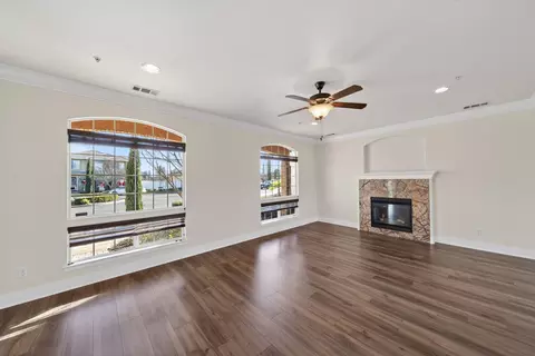 Living - 5513 Diamond Ridge Dr, Redding, CA 96003 photo 3 of 4