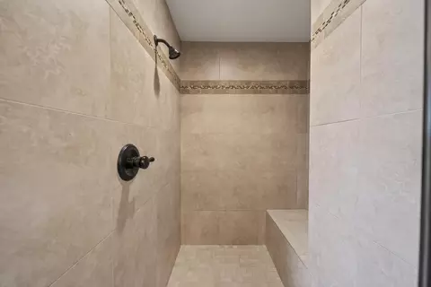 Bath - 5513 Diamond Ridge Dr, Redding, CA 96003 photo 2 of 4