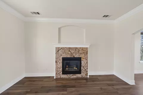 Living - 5513 Diamond Ridge Dr, Redding, CA 96003 photo 4 of 4