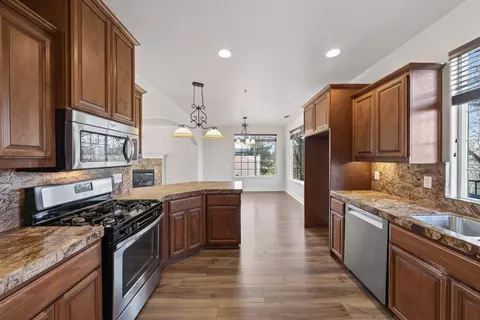 Kitchen - 5513 Diamond Ridge Dr, Redding, CA 96003 photo 1 of 5