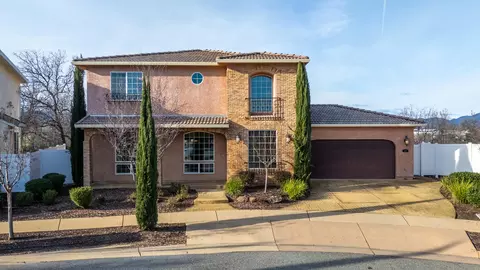 5513 Diamond Ridge Dr, Redding, CA 96003