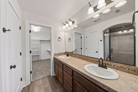 Bath - 5513 Diamond Ridge Dr, Redding, CA 96003 photo 1 of 4