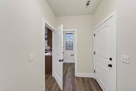Entry Way - 5513 Diamond Ridge Dr, Redding, CA 96003 photo 4 of 4