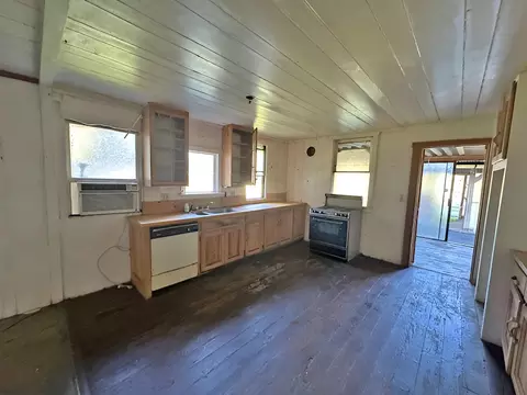 Kitchen - 1489 Lower South Fork Rd, Hyampom, CA 96046 photo 3 of 4