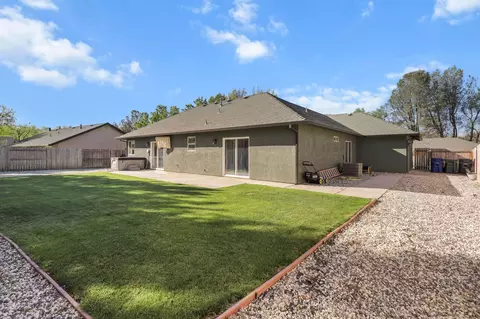 Exterior - 7575 Pit Rd, Redding, CA 96001 photo 8 of 11