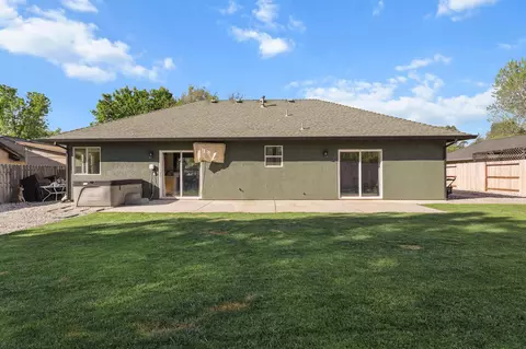 Exterior - 7575 Pit Rd, Redding, CA 96001 photo 7 of 11