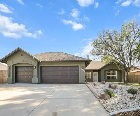 Exterior - 7575 Pit Rd, Redding, CA 96001 photo 2 of 11