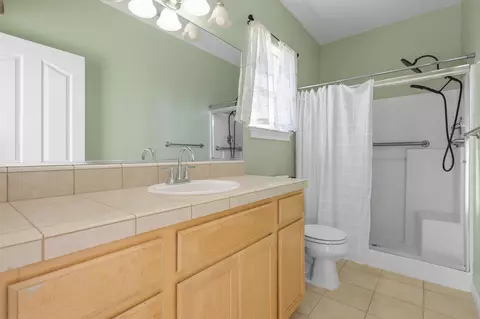 Bath - 7575 Pit Rd, Redding, CA 96001 photo 1 of 2