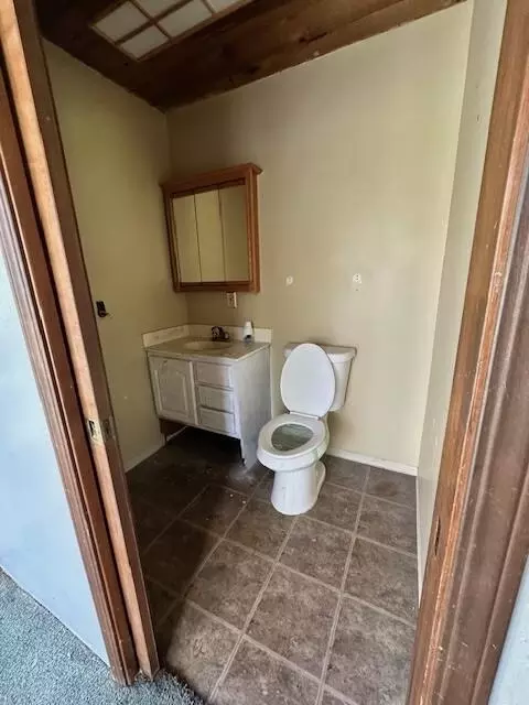 Bath - 28480 Alpine Way, Shingletown, CA 96088 photo 3 of 3