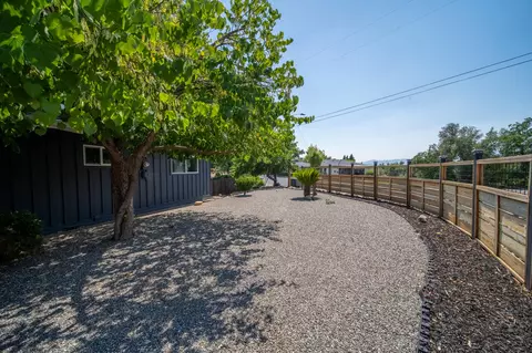 Exterior - 303 Pearl St, Redding, CA 96003 photo 17 of 21
