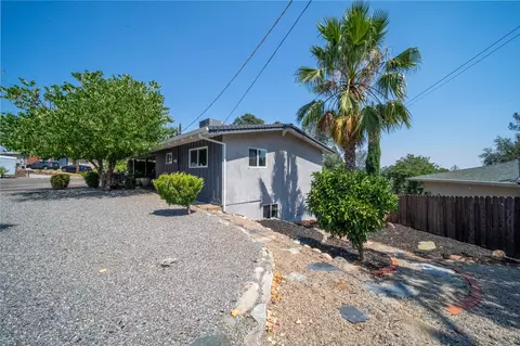 Exterior - 303 Pearl St, Redding, CA 96003 photo 14 of 21