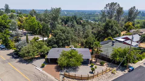 View/Area - 303 Pearl St, Redding, CA 96003 photo 4 of 7