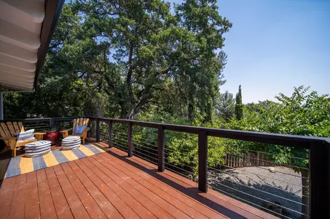 Exterior - 303 Pearl St, Redding, CA 96003 photo 9 of 21