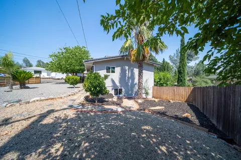 Exterior - 303 Pearl St, Redding, CA 96003 photo 12 of 21