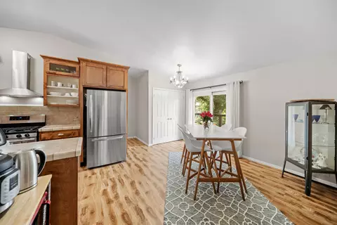 Entry Way - 303 Pearl St, Redding, CA 96003 photo 1 of 3
