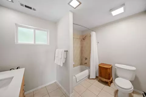 Bath - 303 Pearl St, Redding, CA 96003 photo 1 of 2
