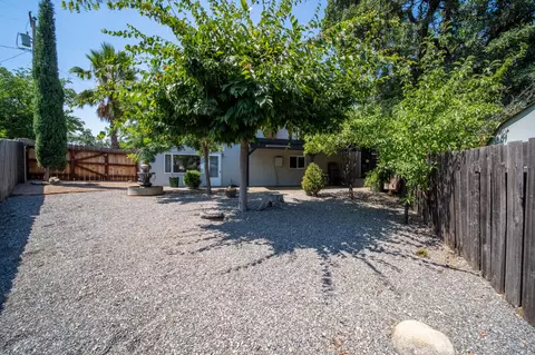 Exterior - 303 Pearl St, Redding, CA 96003 photo 6 of 21