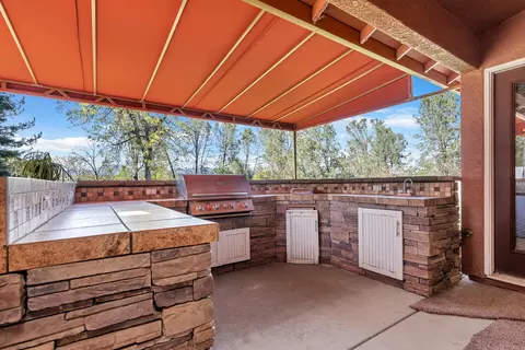 Kitchen - 4212 Sungold Cir, Redding, CA 96001 photo 1 of 7