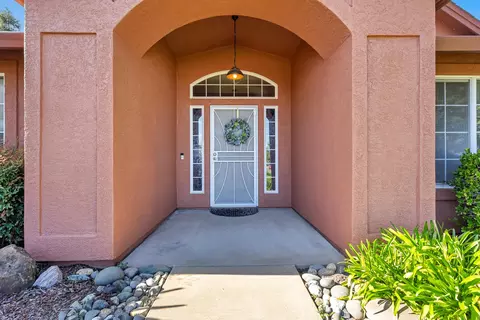 Entry Way - 4212 Sungold Cir, Redding, CA 96001 photo 1 of 2