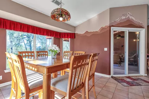 Dining - 4212 Sungold Cir, Redding, CA 96001 photo 2 of 3