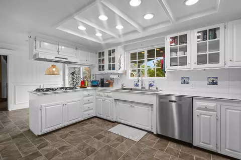 Kitchen - 3330 Scenic Dr, Redding, CA 96001 photo 3 of 3