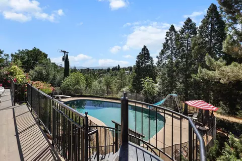 Exterior - 3330 Scenic Dr, Redding, CA 96001 photo 6 of 14