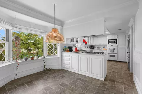Kitchen - 3330 Scenic Dr, Redding, CA 96001 photo 1 of 3