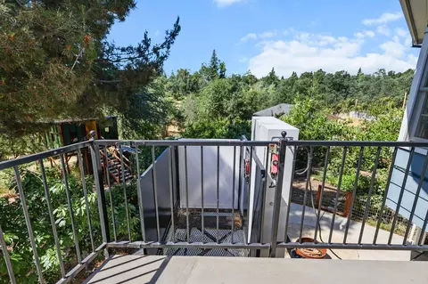 Exterior - 3330 Scenic Dr, Redding, CA 96001 photo 5 of 14