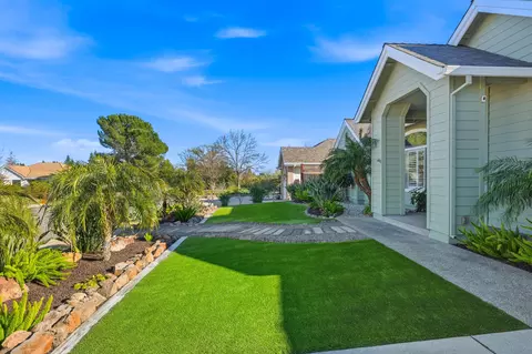 2258 Everest Dr, Redding, CA 96001 photo 3