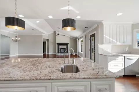 2258 Everest Dr, Redding, CA 96001 photo 14