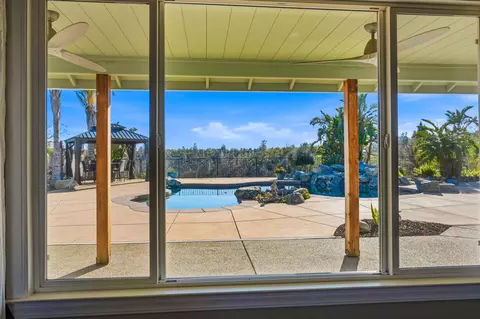 2258 Everest Dr, Redding, CA 96001 photo 9
