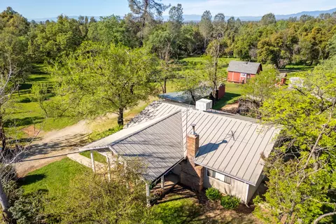 View/Area - 9038 Stillwater Rd, Redding, CA 96002 photo 1 of 4