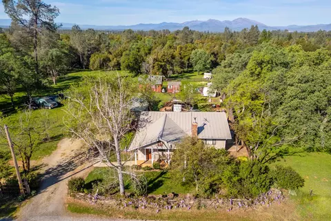 9038 Stillwater Rd, Redding, CA 96002