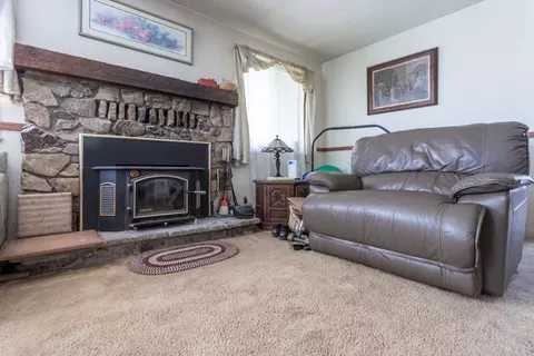 Living - 9038 Stillwater Rd, Redding, CA 96002 photo 3 of 3