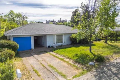 2855 Irwin Rd, Redding, CA 96002