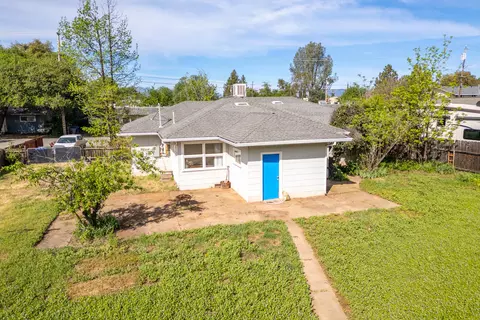 Exterior - 2855 Irwin Rd, Redding, CA 96002 photo 1 of 10