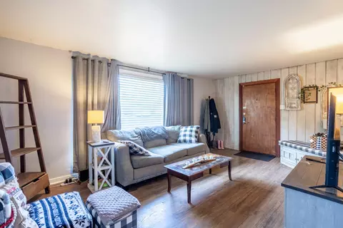Living - 2855 Irwin Rd, Redding, CA 96002 photo 1 of 1