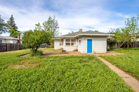 Exterior - 2855 Irwin Rd, Redding, CA 96002 photo 7 of 10