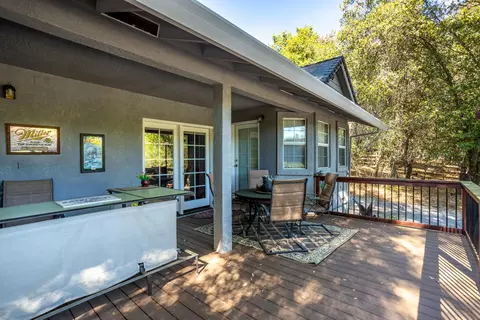 Exterior - 20621 Chipeta Way, Redding, CA 96003 photo 10 of 20