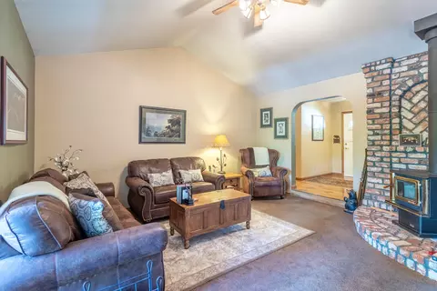 Living - 20621 Chipeta Way, Redding, CA 96003 photo 1 of 3