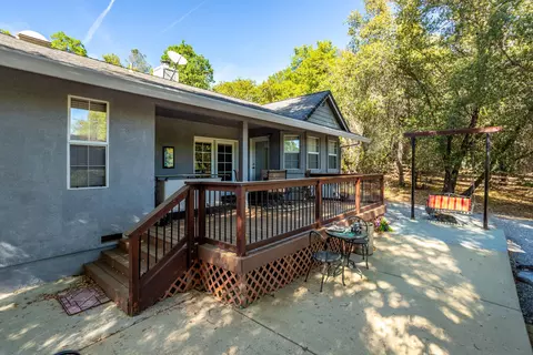 Exterior - 20621 Chipeta Way, Redding, CA 96003 photo 11 of 20