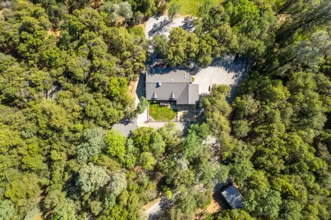 View/Area - 20621 Chipeta Way, Redding, CA 96003 photo 2 of 4